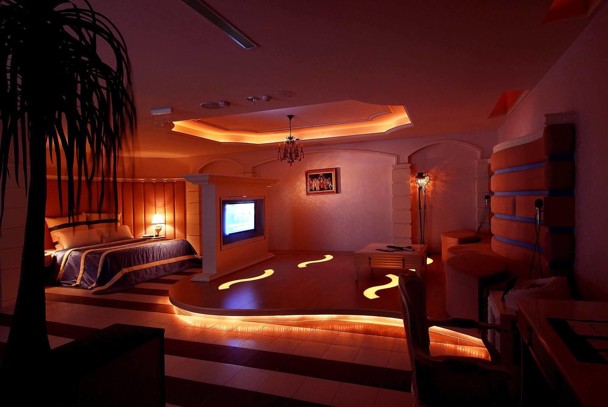 All-Ur Boutique Motel -Chia Yi Branch Τσιάγι Εξωτερικό φωτογραφία