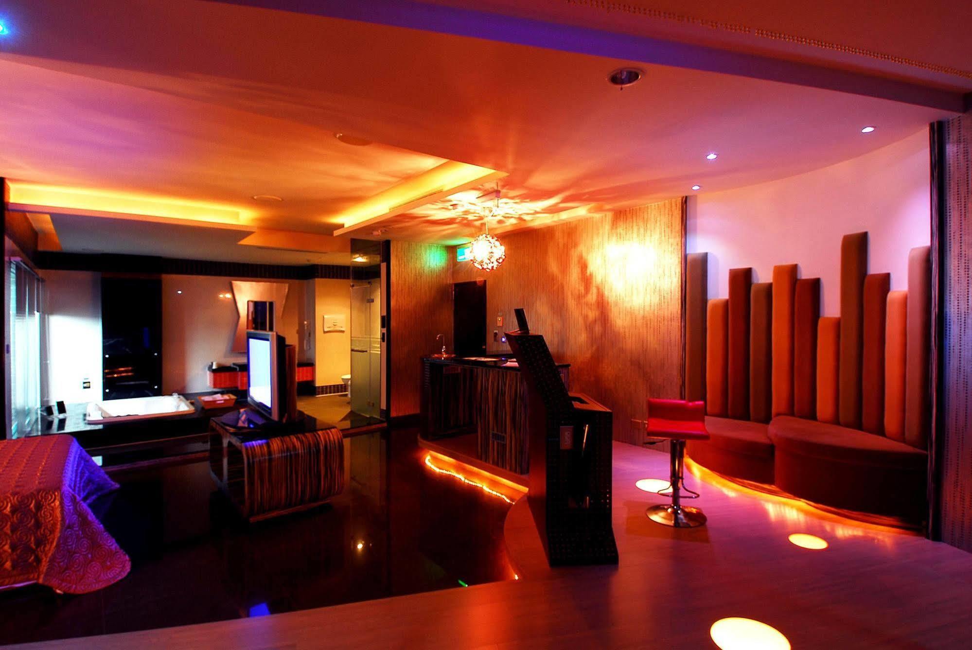 All-Ur Boutique Motel -Chia Yi Branch Τσιάγι Εξωτερικό φωτογραφία